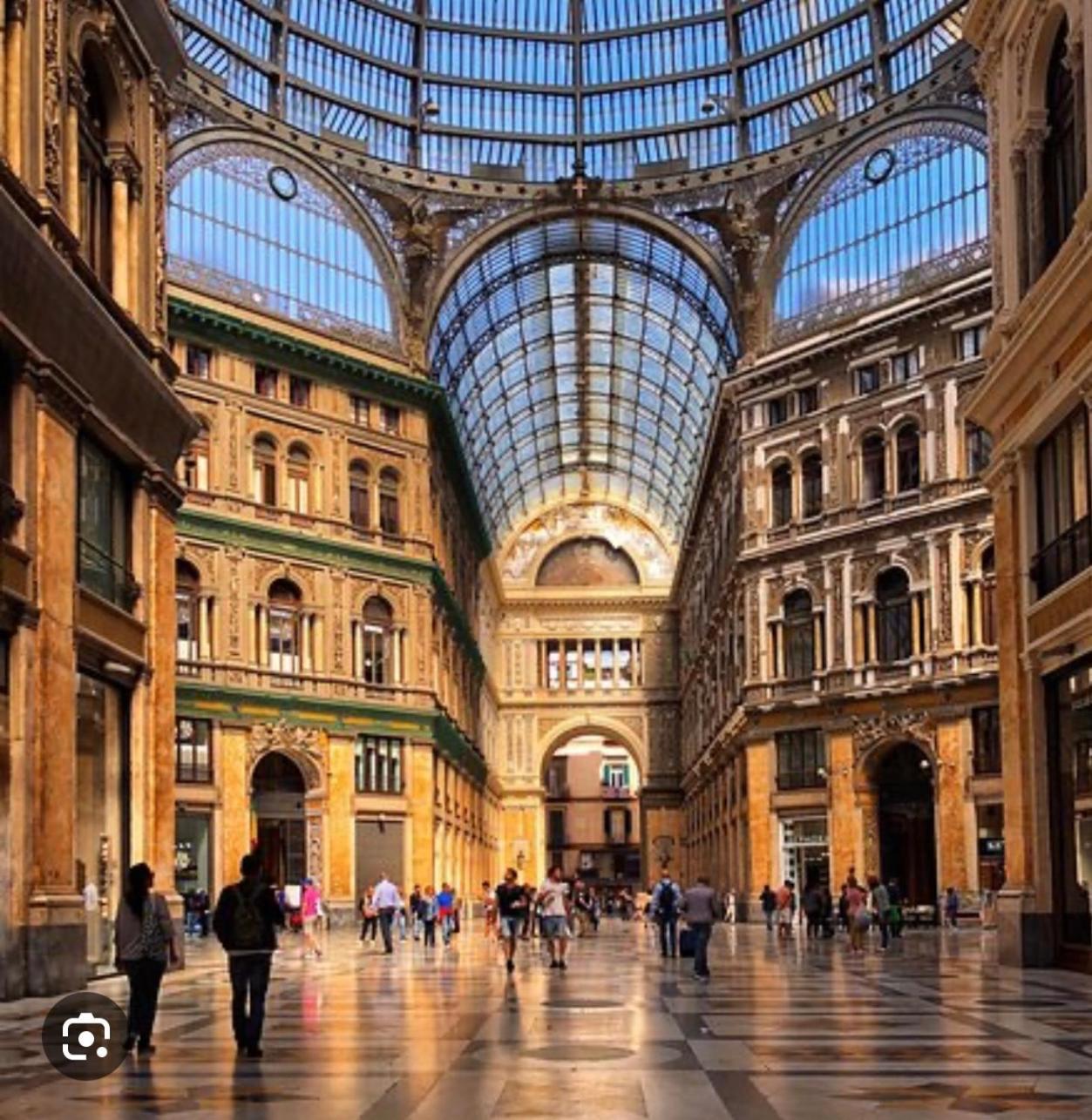 Apartamento La Casa Di Sarah Aspetta Voi Nápoles Exterior foto