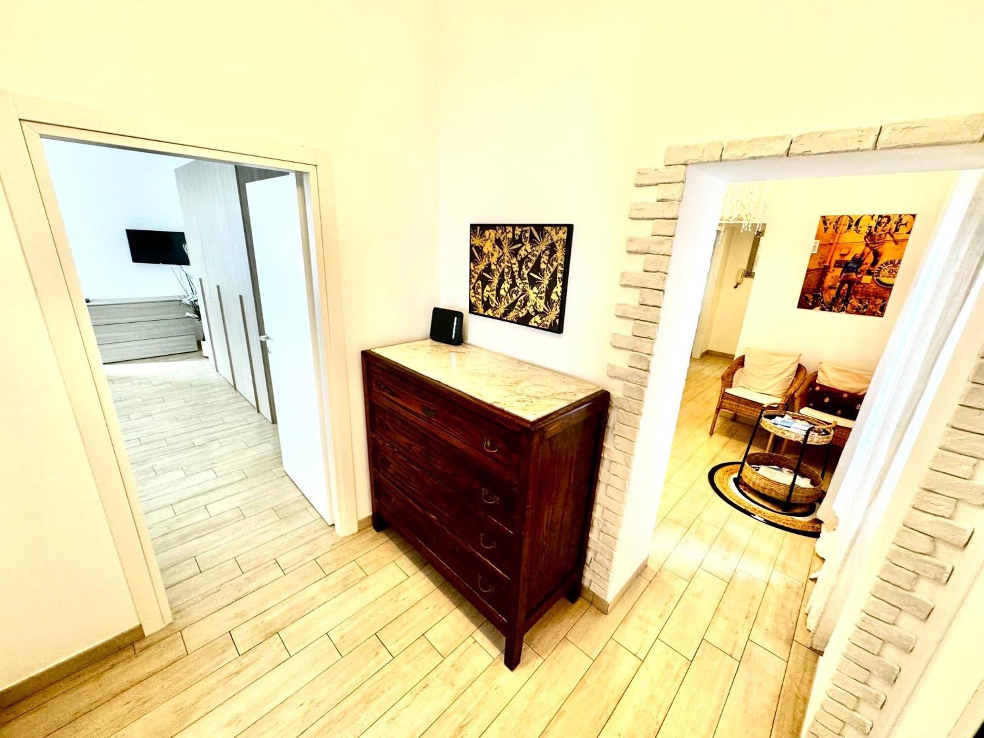Apartamento La Casa Di Sarah Aspetta Voi Nápoles Exterior foto