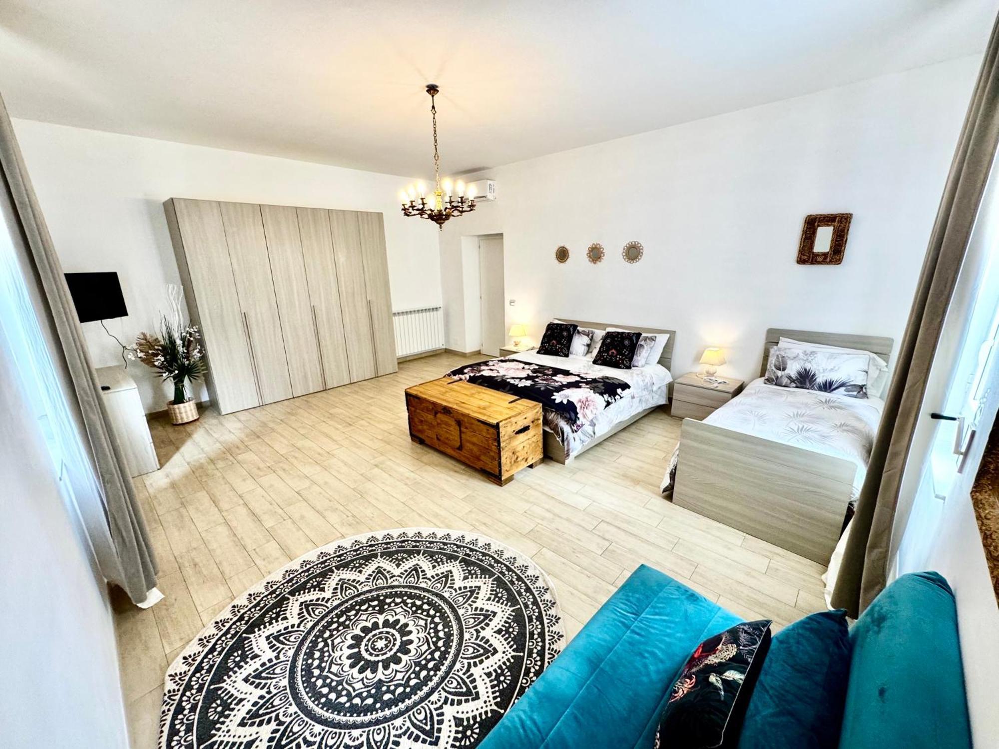 Apartamento La Casa Di Sarah Aspetta Voi Nápoles Exterior foto