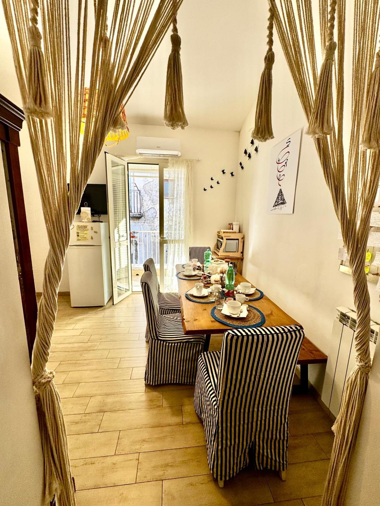 Apartamento La Casa Di Sarah Aspetta Voi Nápoles Exterior foto
