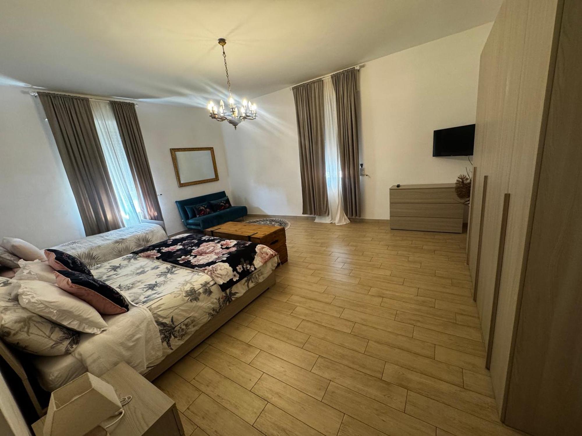 Apartamento La Casa Di Sarah Aspetta Voi Nápoles Exterior foto